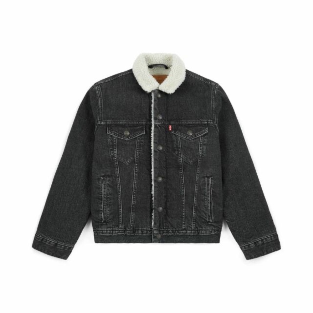 Levi’s black Sherpa ex-boyfriend trucker jacket
